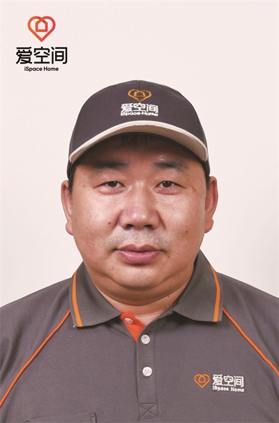 华伟均