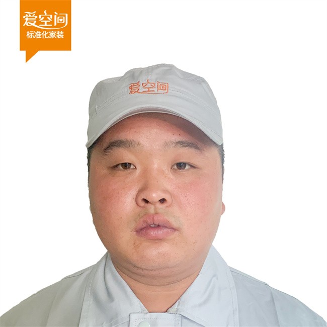 王亚斐